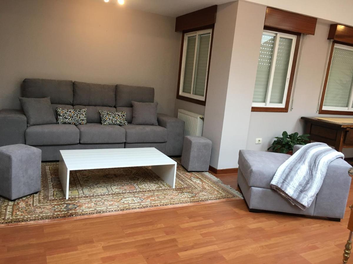 Апартаменти Duplex Rosalia De Castro. Рібадавія Екстер'єр фото
