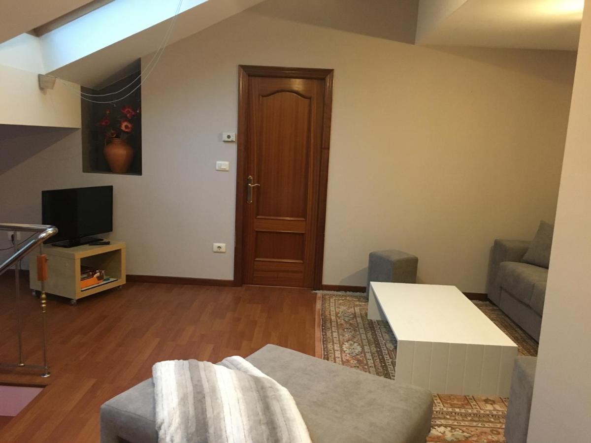 Апартаменти Duplex Rosalia De Castro. Рібадавія Екстер'єр фото