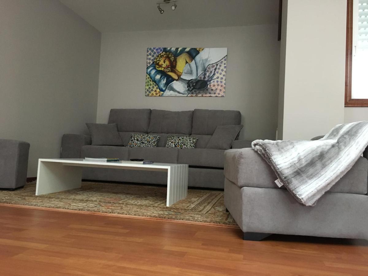 Апартаменти Duplex Rosalia De Castro. Рібадавія Екстер'єр фото