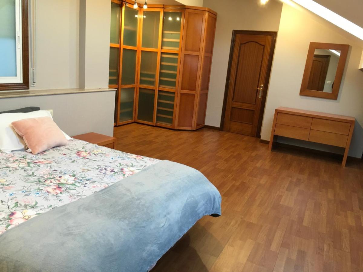 Апартаменти Duplex Rosalia De Castro. Рібадавія Екстер'єр фото